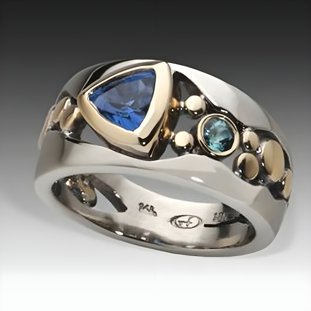 Svea™ | Vintage Ring med Blå Kristall