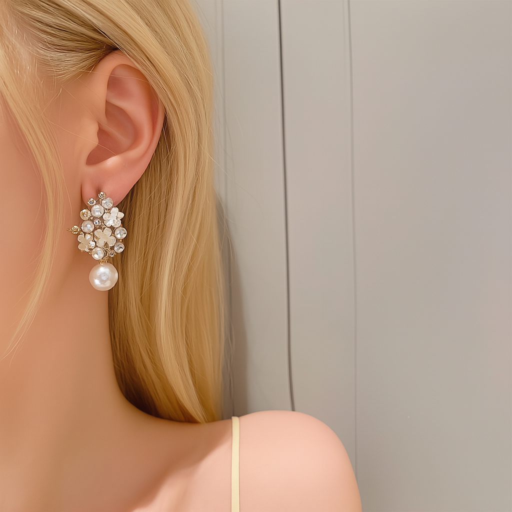 Cecilia™ | Eleganta Blomörhängen med Pärlor